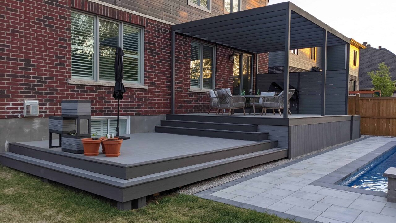 Deck pergola by Ottawa Deck Builders