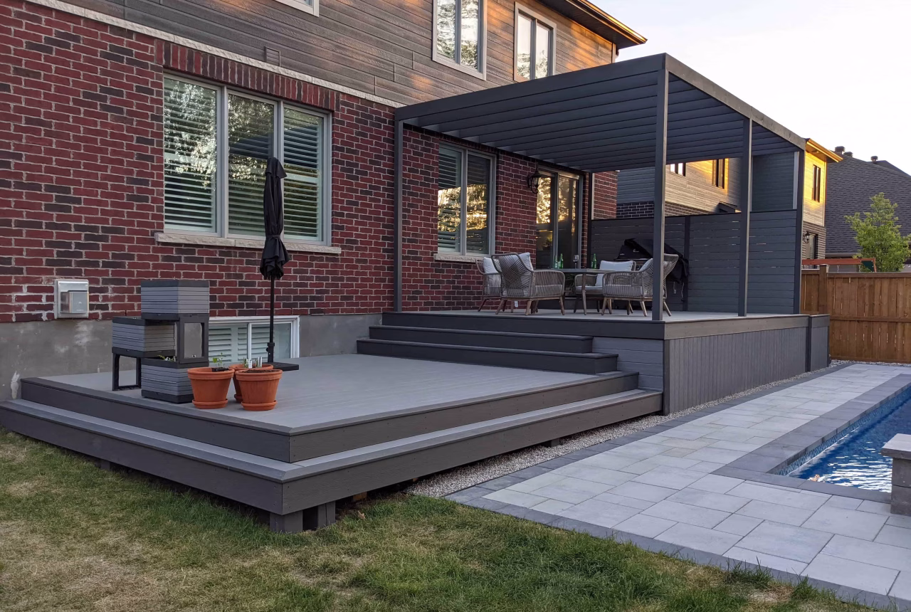 Deck pergola by Ottawa Deck Builders