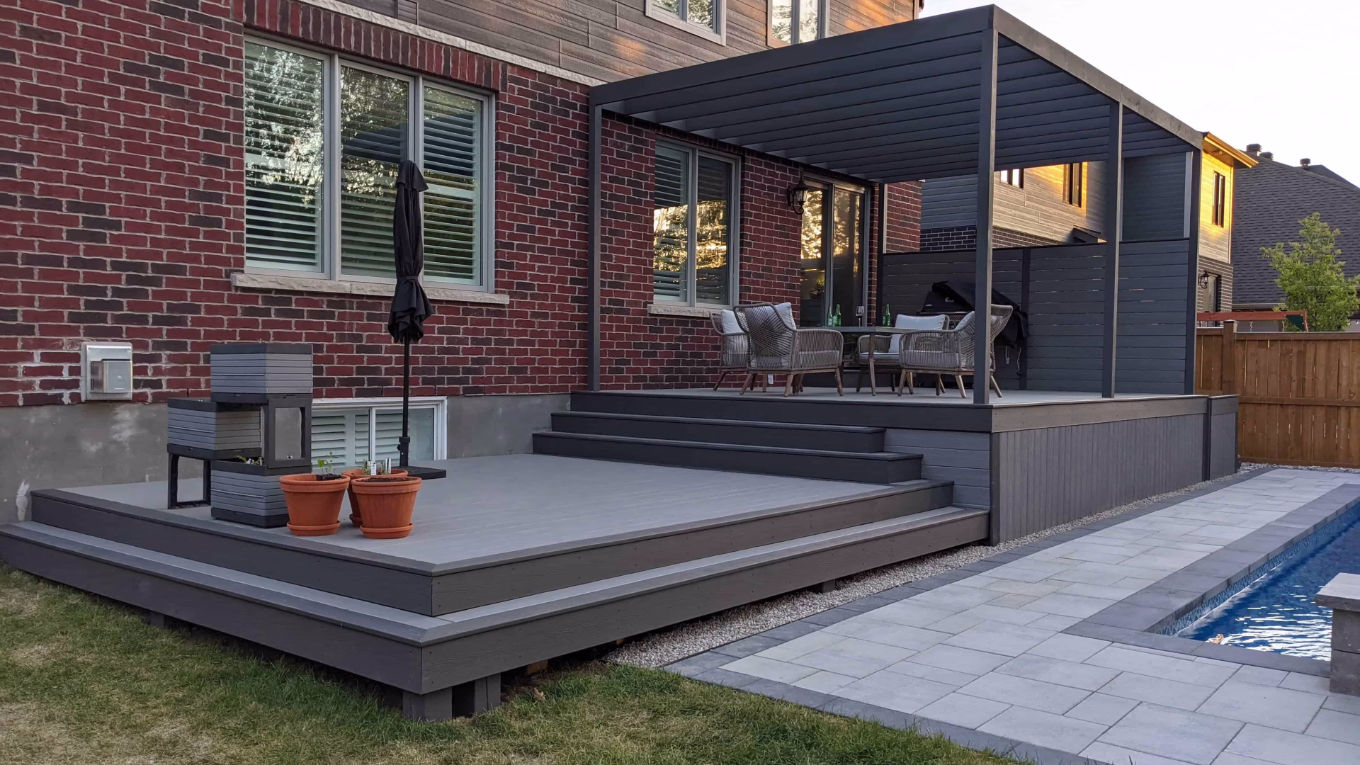 Deck pergola by Ottawa Deck Builders